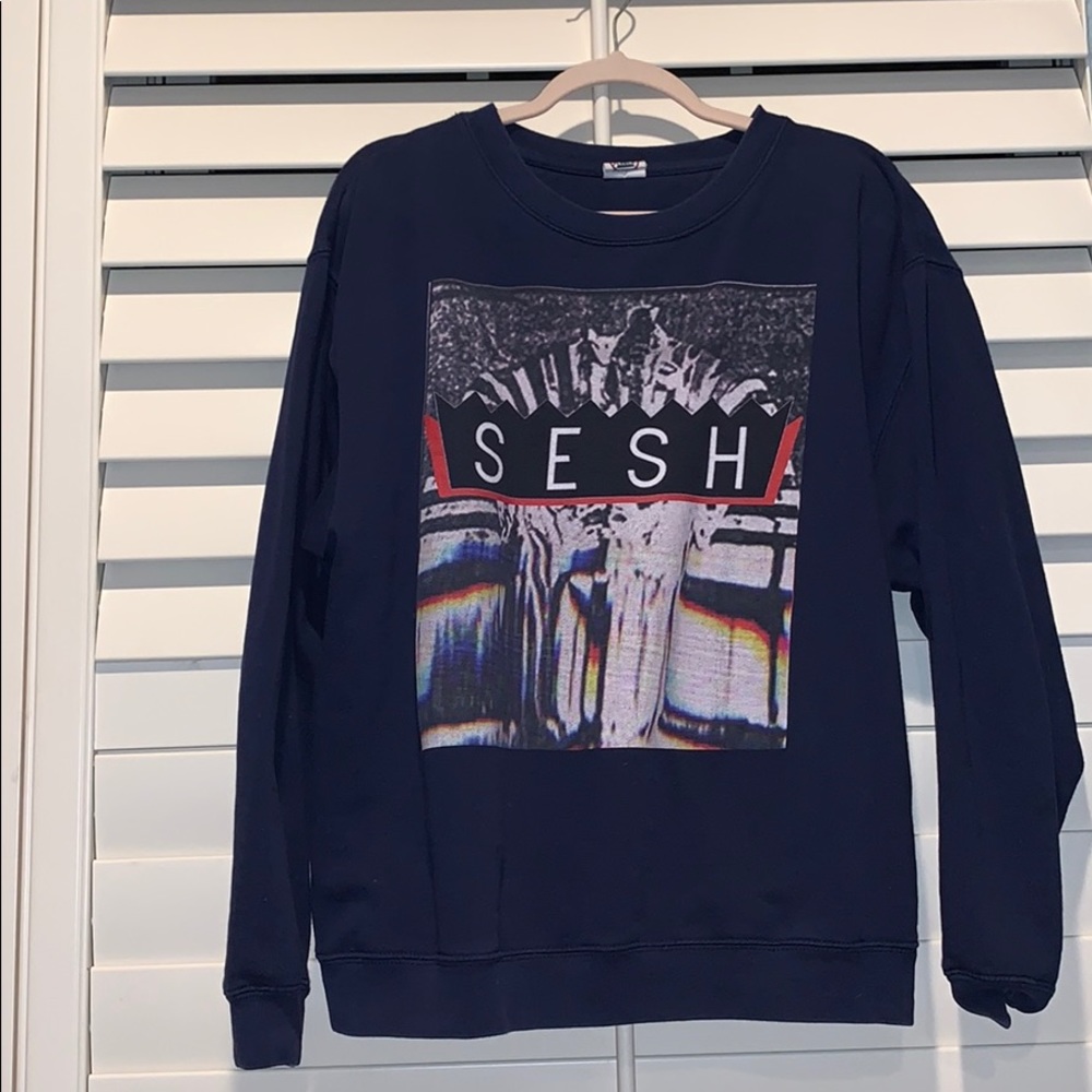 Sweatshirt